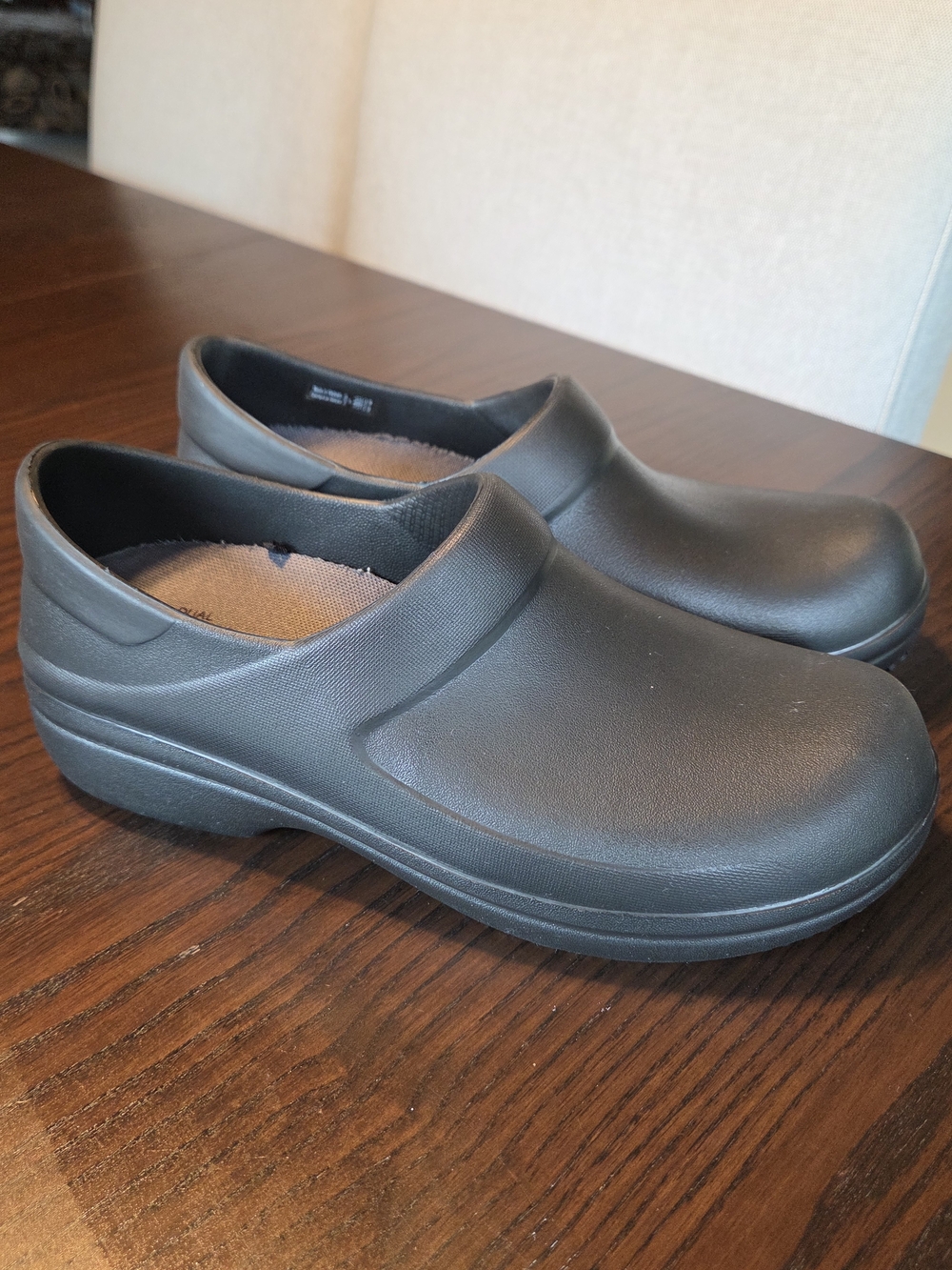 Crocs Neria Pro II Work Clogs Women Size 9 Black Slip Resistant Goth Chunky